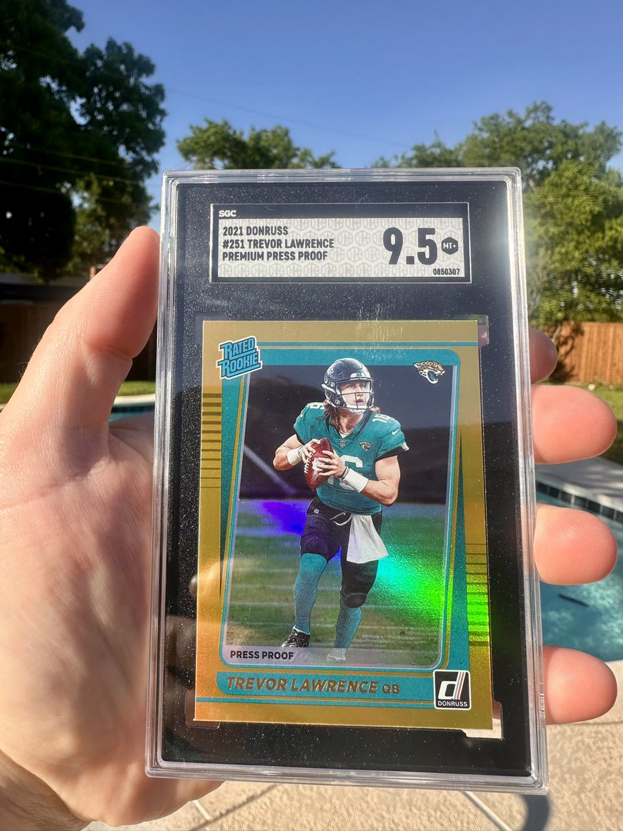 Dallascardcomp's tweet photo. FREE GIVEAWAY! 🐆 

Thanks for following my page, at 1k followers a random 👍/RT will win this shipped absolutely free 🆓 https://t.co/nnBhGN4xyR