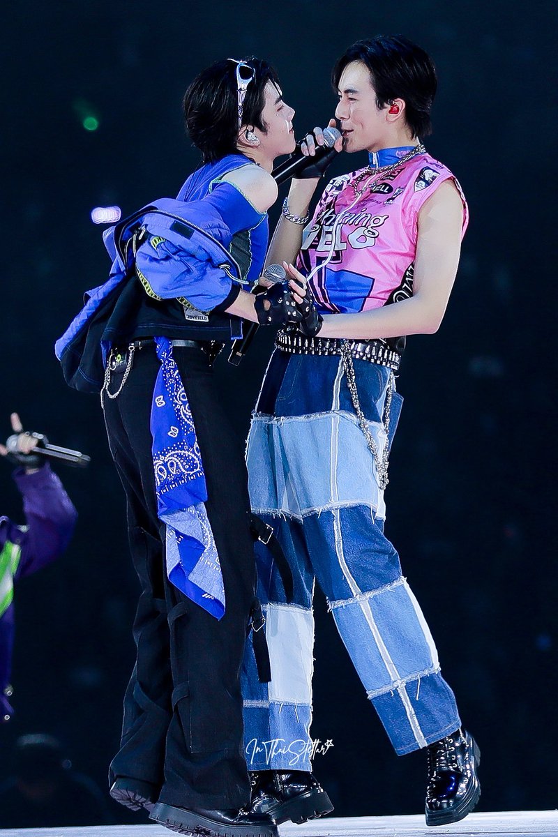 หนังสือพิมพ์หน้า 1 มาก