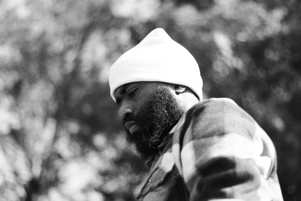 realmillzdavis's tweet photo. My new single is out now and another new single is dropping next week before I release my new album. https://t.co/G4k71VQCIR https://t.co/4ITzgltr8J