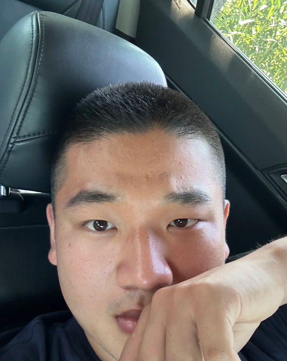 请问长得不好看怎么发帅照？
 #寸头男孩 #发一张照片记录今天 #内消 #附近有哥哥🈷️吗？