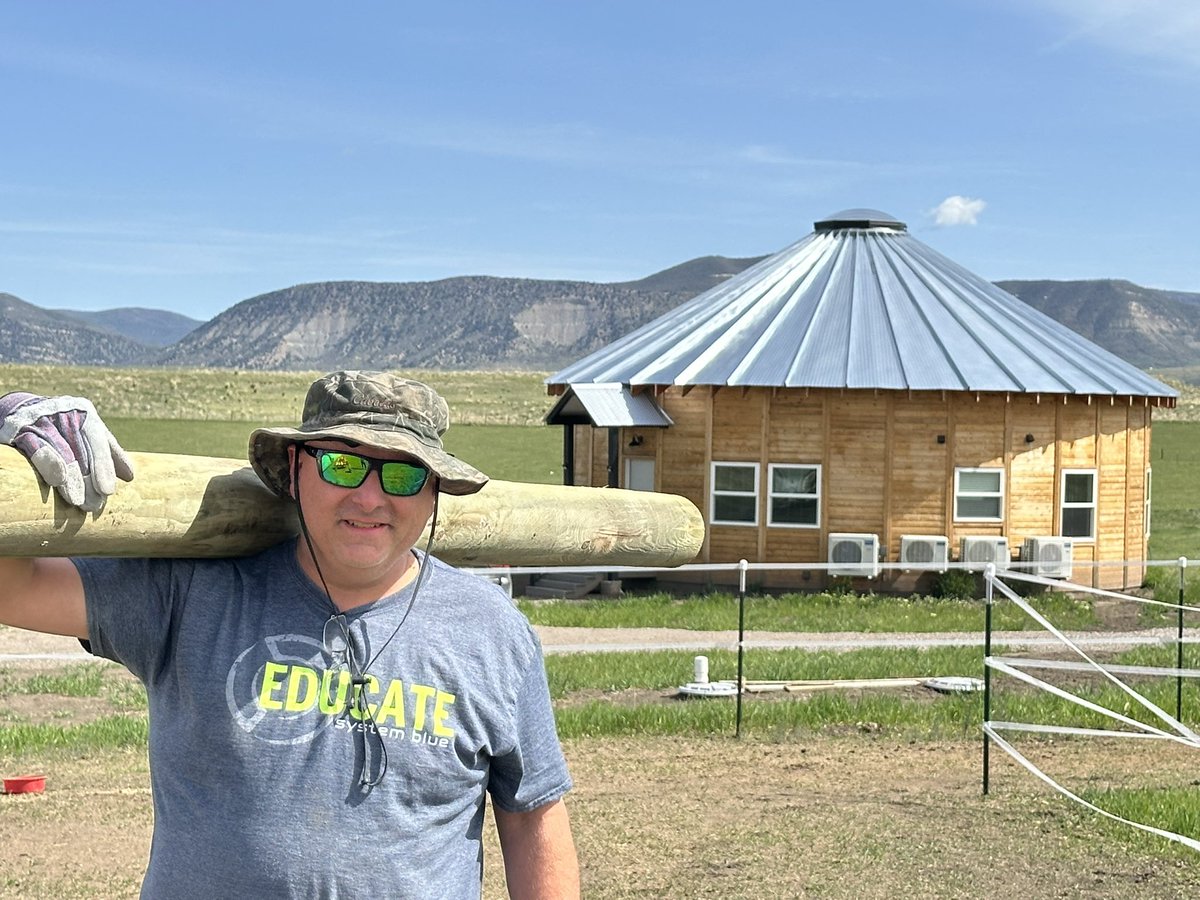 CBTrumpet's tweet photo. Yurt work https://t.co/5ZlpaLxH1x