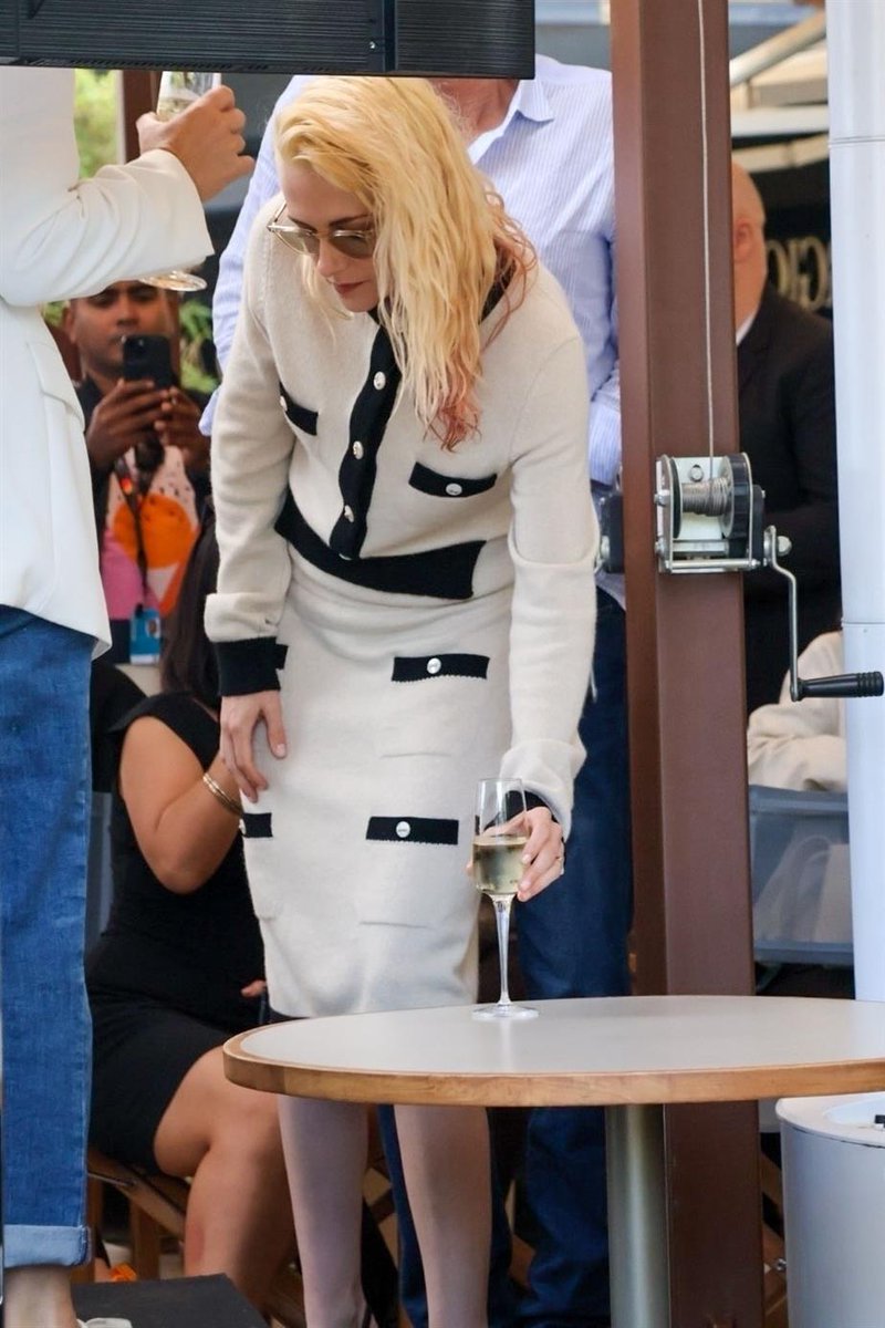 Kristen Stewart em um evento privado em Cannes