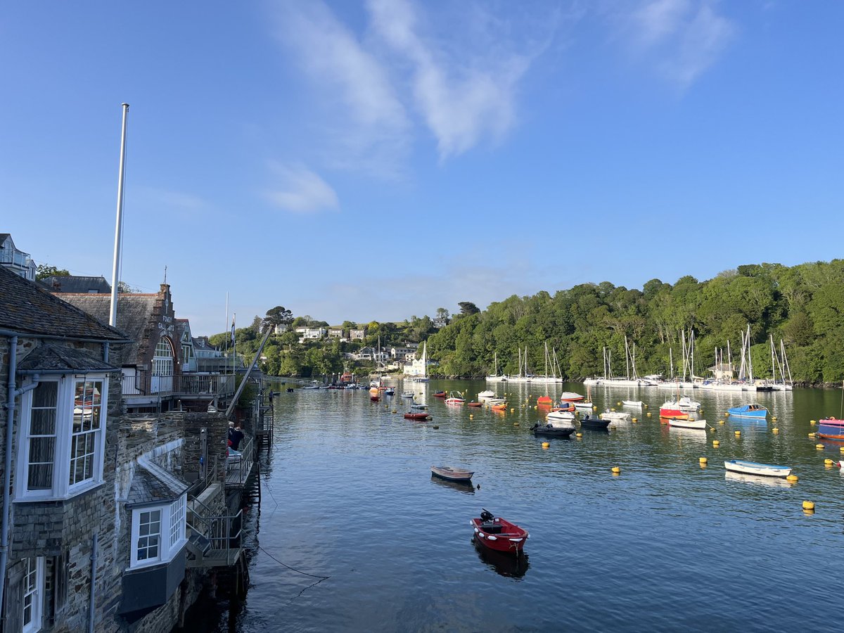 A lovely evening to be in Fowey.  Great time speaking and signing ⁦⁦<a href="/fowey_festival/">The du Maurier Fowey Literary Festival</a>⁩ earlier. Across the county to speak at Bude tomorrow lunchtime. #TrelawnysCornwall ⁦<a href="/wnbooks/">W&N</a>⁩ #Cornwall