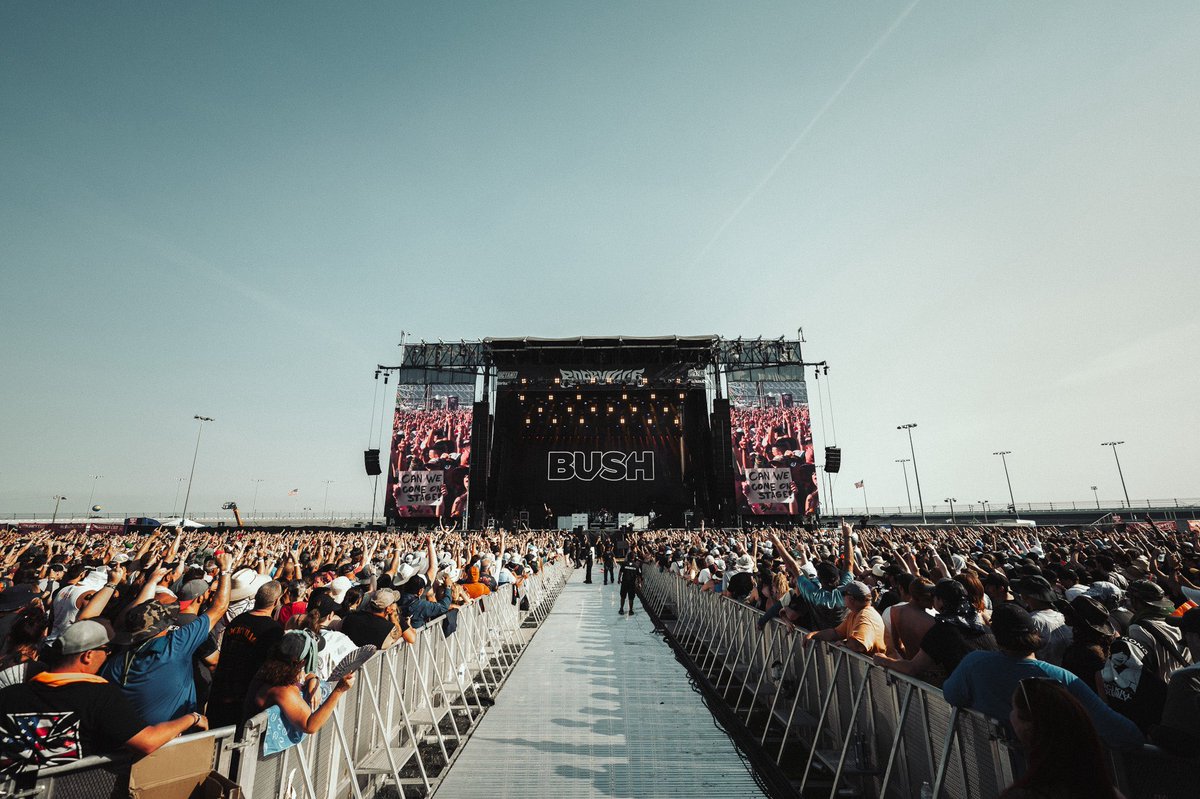 bushofficial's tweet photo. No words!! 🖤 @DAYTONA https://t.co/a4VGHjUTV0