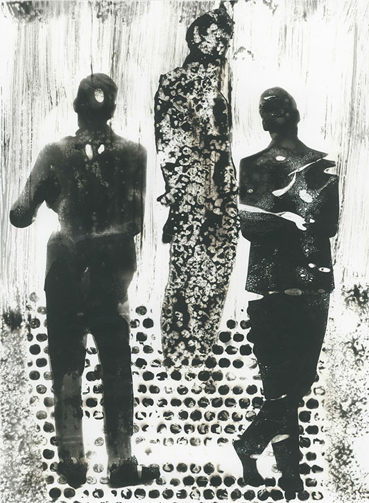 👏 ¡No te pierdas la muestra que el artista Pedri Giménez ha preparado fusionando fotografía y pintura, experimentación química y representación humana y que lleva como título 'Fashion Victim' en la <a href="/MalvinGallery/">Malvin Gallery</a>! 
🔗 phe.es/exposicion/fas…
©Pedro Giménez

#PHE25