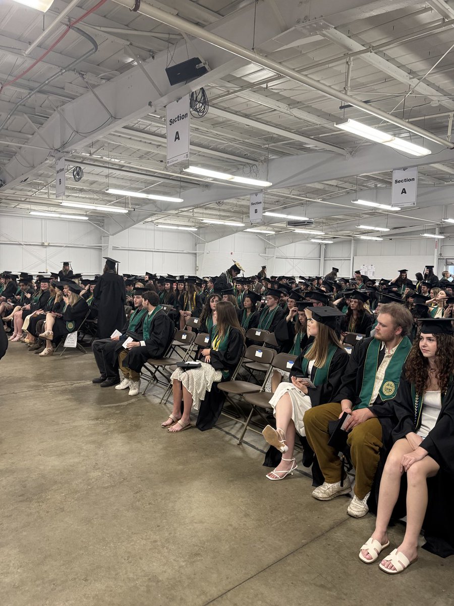 UVMPattyPrelock's tweet image. Getting reading for our next graduation @uvmvermont @UVMCALS . Congratulations students!