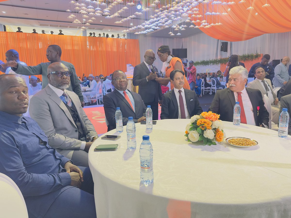 MincommerceCMR's tweet photo. Ce 17 mai à Douala, #OLAMAGRI a célébré ses 30 ans au #Cameroun en présence de @MbargaAtangana1. Le Mincommerce a salué l'annonce d'une future unité de production d'aliments pour poisson, volaille et bétail, renforçant la politique d'import-substitution. https://t.co/DOZUH5zpOR