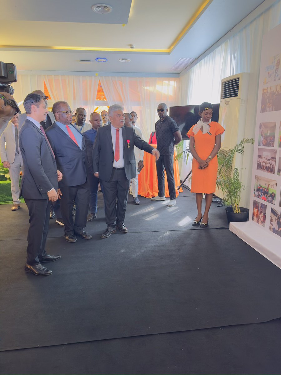 MincommerceCMR's tweet photo. Ce 17 mai à Douala, #OLAMAGRI a célébré ses 30 ans au #Cameroun en présence de @MbargaAtangana1. Le Mincommerce a salué l'annonce d'une future unité de production d'aliments pour poisson, volaille et bétail, renforçant la politique d'import-substitution. https://t.co/DOZUH5zpOR
