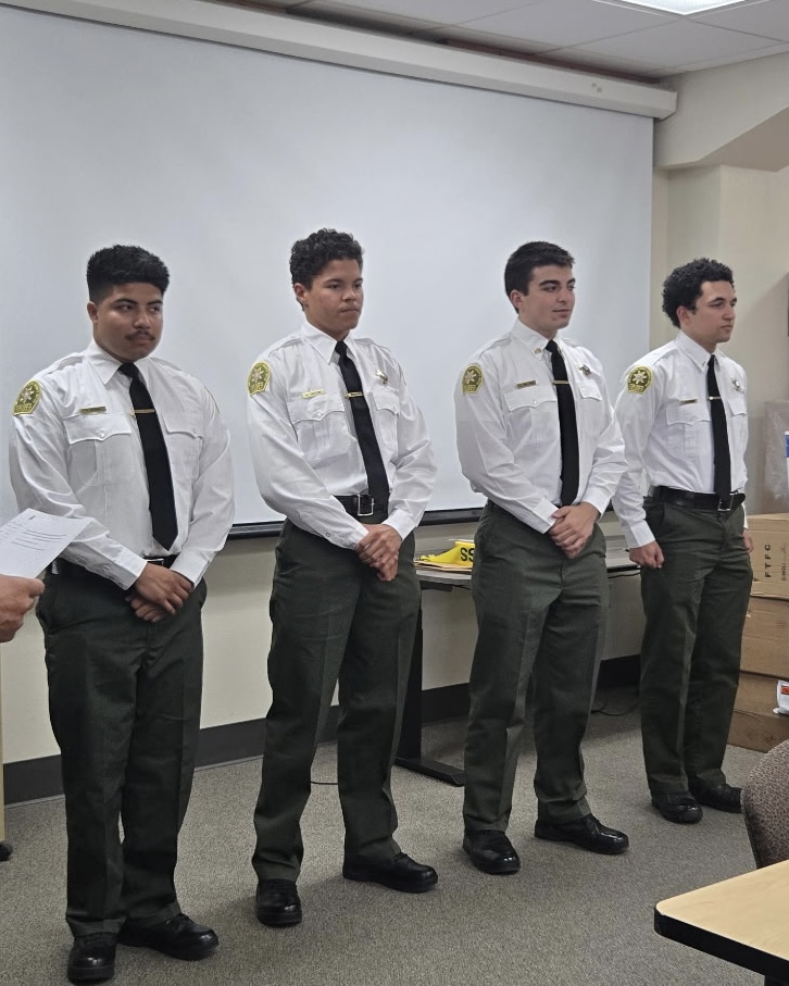 SLOSheriff's tweet image. This week we held a promotional ceremony for members of our Explorer Post! 🎉 We’re proud of this outstanding group of young people and grateful for their dedication, leadership, and the countless volunteer hours they give to our community. 👏🚓 #Explorers #FutureLeaders
