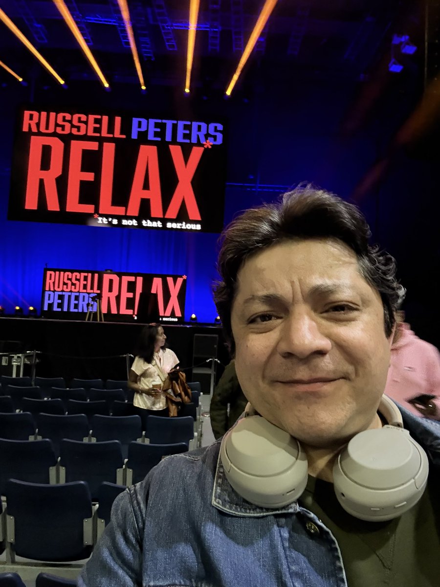 QaiserBachani's tweet photo. #RussellPeters in #London at Ovo Arena Wembley.
Relax, it’s not that serious. https://t.co/iu5LptunQF