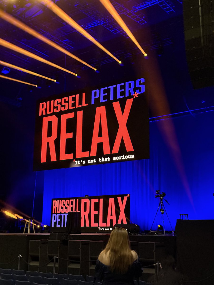 QaiserBachani's tweet photo. #RussellPeters in #London at Ovo Arena Wembley.
Relax, it’s not that serious. https://t.co/iu5LptunQF