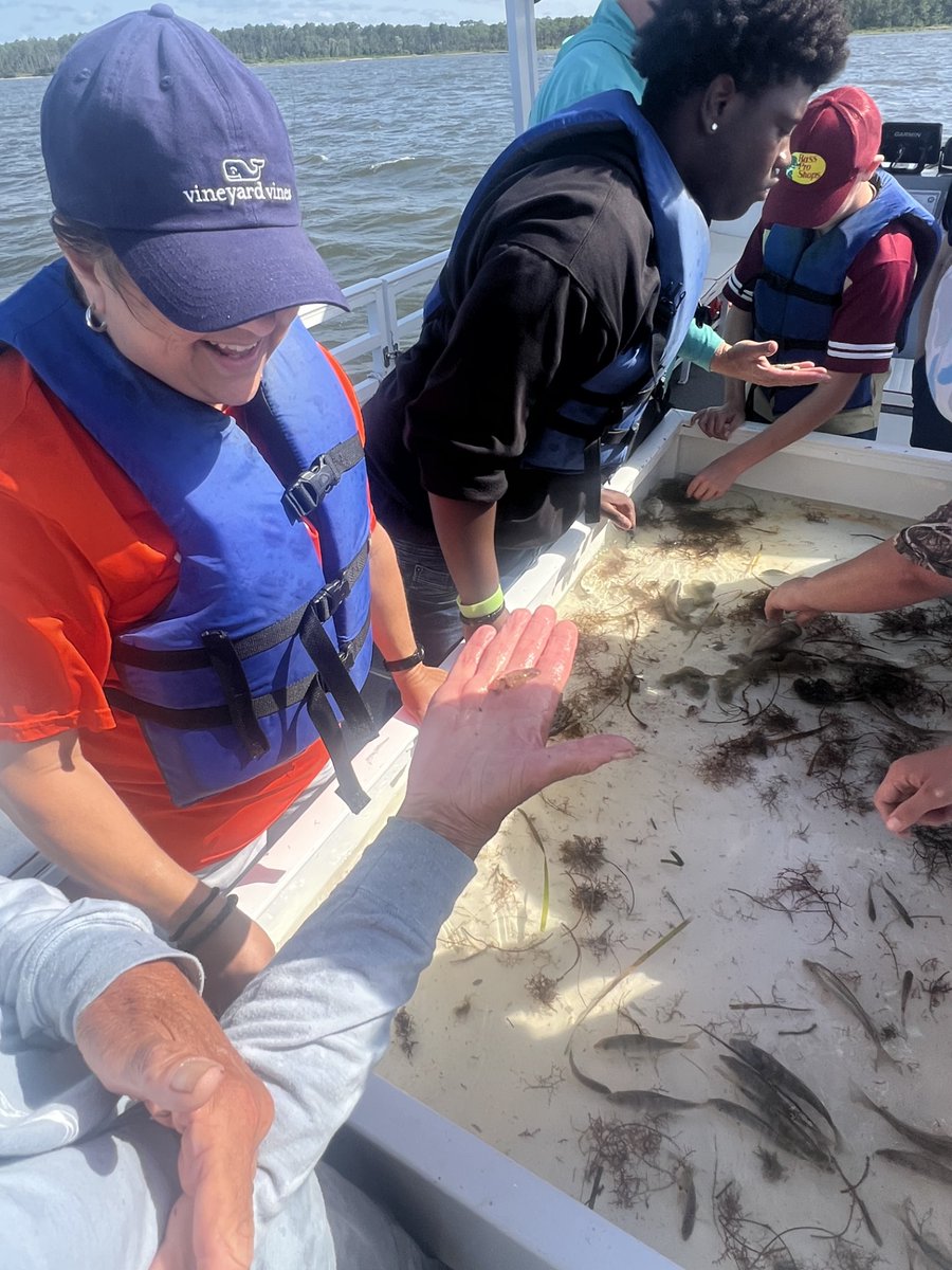 FSUMarineLab's tweet photo. Had a great time showing some students from Franklin County School around the lab last Thursday! Even had the opportunity for a boat tour, where they witnessed some beautiful marine life! 🐚🐟 
#LabTour #HandsOnLearning #FSUCML https://t.co/WLTVaREb8E