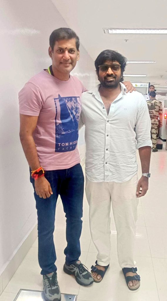 kayaldevaraj's tweet photo. #Vishal Message:

“Met my darling friend, the most versatile #VijaySethupathi at #ChennaiAirport . Always nice to see him, he’s full of energy and it's been a long time since I met him. It was really really nice to converse with him even though it https://t.co/HEEJppa12m