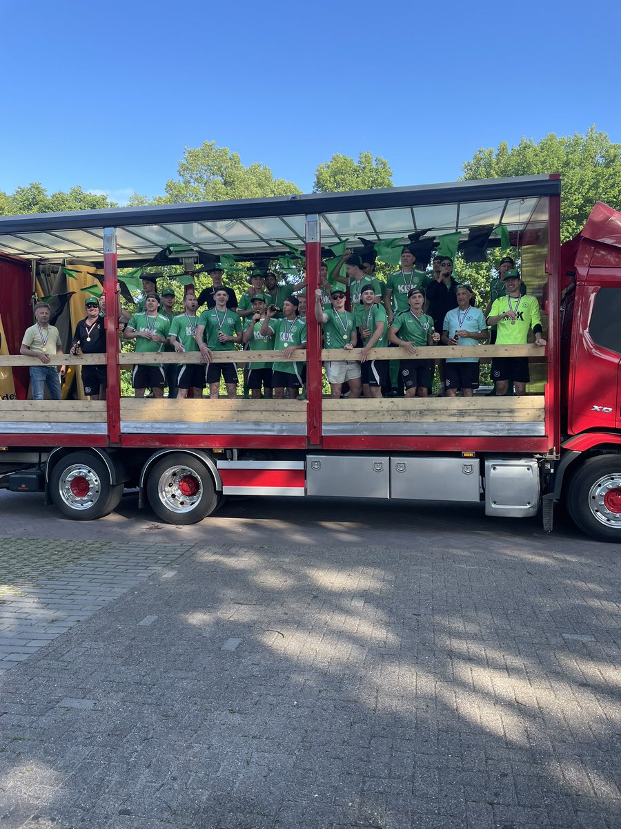 s-heerenbroek <a href="/vvshbk/">V.V. 's-Heerenbroek</a>  gefeliciteerd met het kampioenschap! 👍 klasse ! 
Leuke actie om even langs te komen op Den Uithoek” Voor IJVV is er nog alle kans, dus hopelijk niet tot ziens in het komende seizoen.  
Op naar de nacompetitie 💪