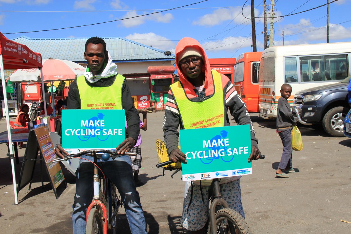 Roadsafetyz's tweet photo. Continuing our #UNGRSW advocacy, we partnered with @AskRtsa at Mtendere Market, setting up an information desk to share safety tips and distribute reflectors to cyclists, promoting safer, more visible journeys. #MakeWalkingSafe #MakeCyclingSafe @RoadSafetyNGOs @TotalEnergies_F https://t.co/Vm3bROp8XH