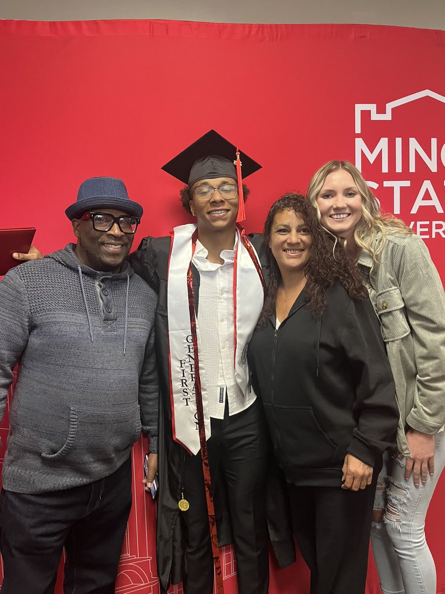 D.Carter7 (@deshawncarter21) on Twitter photo First one in the fam to get the big 1.
2 degrees down, 1 more to go
Blessed for my support system & <a href="/MSUBeaversFB/">Minot State Football</a>
Onto SD now,Time to work💪🏽 First one in the fam to get the big 1.
2 degrees down, 1 more to go
Blessed for my support system & <a href="/MSUBeaversFB/">Minot State Football</a>
Onto SD now,Time to work💪🏽