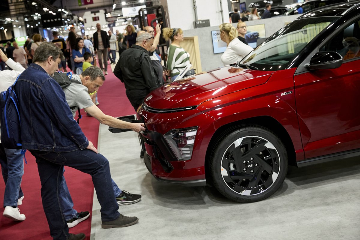 automobilebcn's tweet photo. Damos por finalizado el penúltimo día en #AutomobileBarcelona… ¡y qué jornada! 😍

Aún estás a tiempo de ver, probar y disfrutar de los coches de todas las marcas que han venido este año.

🎟️ Consigue tu entrada aquí: https://t.co/4GFtDPWv0G https://t.co/VEEklVSuBS