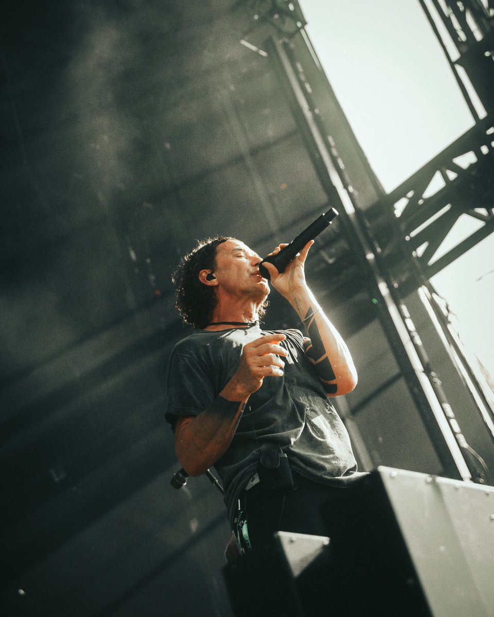 GavinRossdale's tweet image. Wanna thank everyone who came out on this leg of tour . We gave you everything we had and it felt like you gave it right back to us .
Here’s to more fun ahead .
With love and gratitude 🖤
