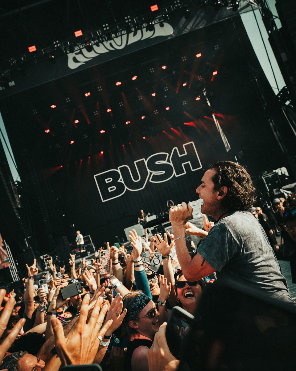 GavinRossdale's tweet image. Wanna thank everyone who came out on this leg of tour . We gave you everything we had and it felt like you gave it right back to us .
Here’s to more fun ahead .
With love and gratitude 🖤