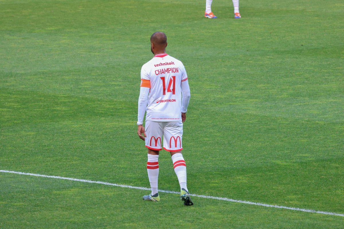 Tlr_D's tweet photo. Parce que l’@asnlofficiel remonte en ligue 2 et que ça se fête, mini thread photos du dernier match à domicile ! ⤵️⚪️🔴

(Vous en voyez une partie avant insta en +) https://t.co/FgOo4Cqc6g