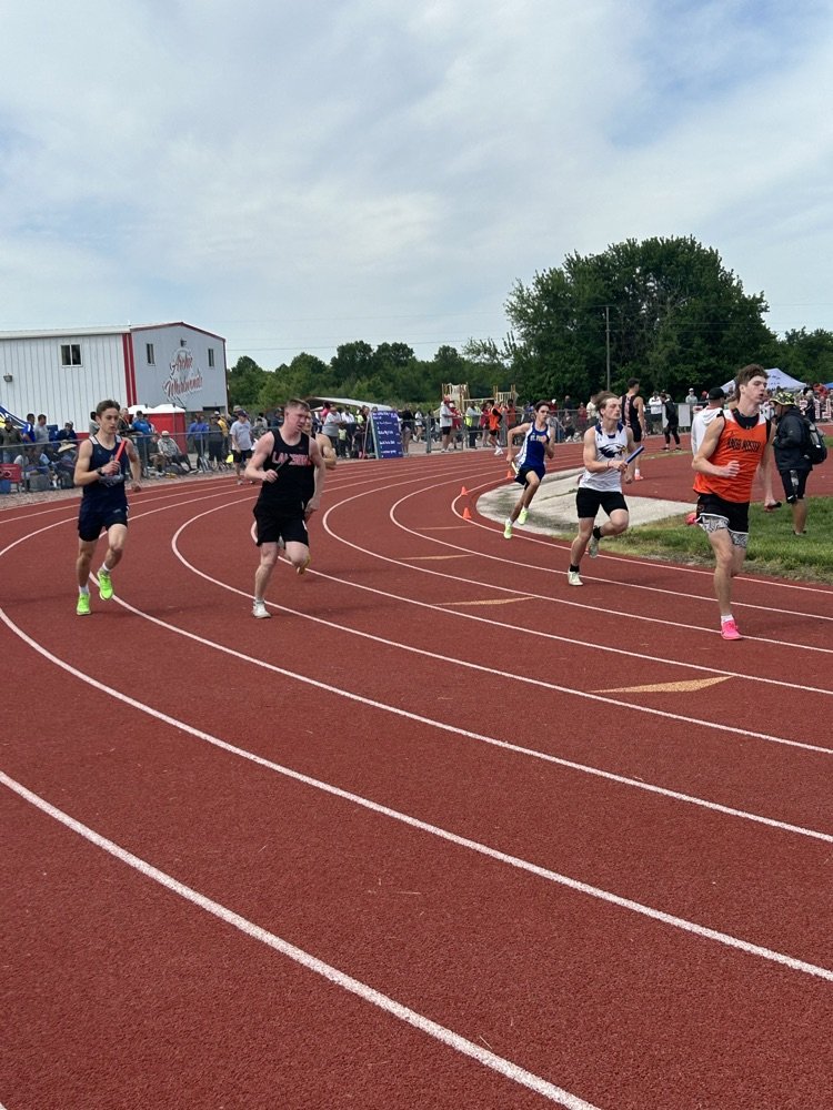 Cardinals are off to a great start at the Sectional track meet! 

Follow along live @ results.blacksquirreltiming.com/meets/52578