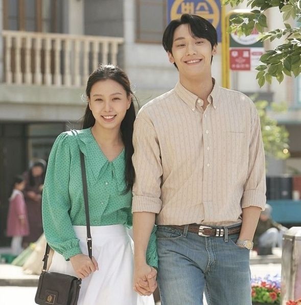 dohyunize's tweet photo. it has been exactly 45 years since the start of May 18 Gwangju Uprising.

In Youth of May, a melo-mance tv show inspired by the tragedy, as the chaos unfold, the youthful man Hwang Heetae married a strong-minded girl, Kim Myunghee, and lost her to the tragedy on the same day. https://t.co/NN6UiimPDj
