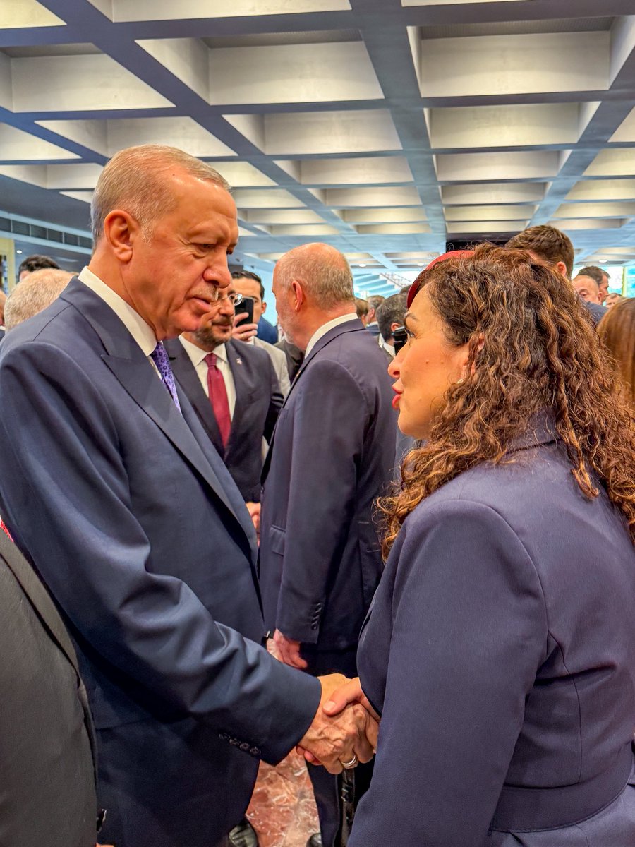 Vjosa Osmani (@vjosaosmaniprks) on Twitter photo Always a pleasure to meet President <a href="/RTErdogan/">Recep Tayyip ErdoÄźan</a> - a steadfast friend of Kosovo.
I thanked him for his unwavering support for our people and for consistently advocating, as well as working side by side with us to strengthen Kosovo’s international standing.
🇽🇰 🤝 🇹🇷 Always a pleasure to meet President <a href="/RTErdogan/">Recep Tayyip Erdoğan</a> - a steadfast friend of Kosovo.
I thanked him for his unwavering support for our people and for consistently advocating, as well as working side by side with us to strengthen Kosovo’s international standing.
🇽🇰 🤝 🇹🇷