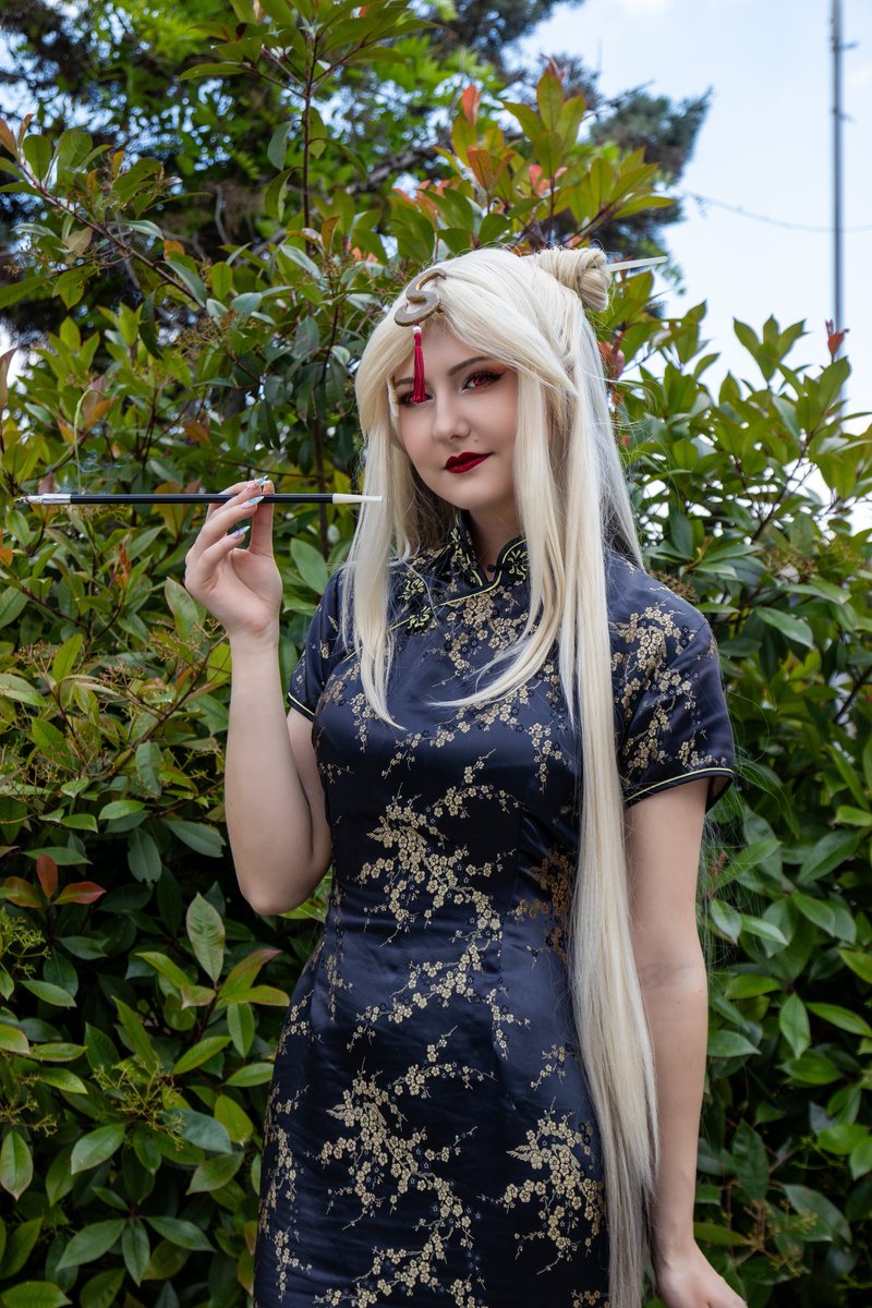 Sannyrosequartz's tweet image. Zamiast inwestować w canon cosplay, kupiłam sukienkę na Vinted za 6 euro i była to jedna z moich lepszych decyzji