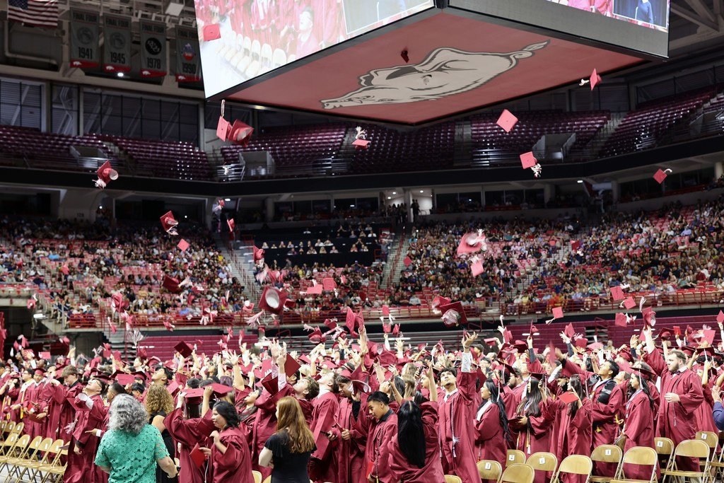 sdaleschools's tweet photo. Congratulations to the Springdale High School graduates, who celebrated the day at a commencement ceremony at Bud Walton Arena. We’re excited to see what adventures you experience next! #SpringdaleFamily https://t.co/BIqF1ZUybF