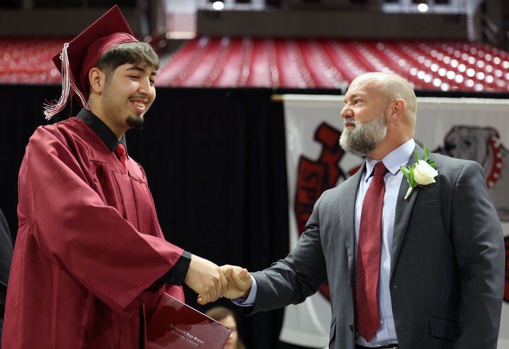 sdaleschools's tweet photo. Congratulations to the Springdale High School graduates, who celebrated the day at a commencement ceremony at Bud Walton Arena. We’re excited to see what adventures you experience next! #SpringdaleFamily https://t.co/BIqF1ZUybF