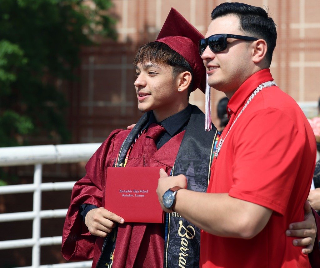 sdaleschools's tweet photo. Congratulations to the Springdale High School graduates, who celebrated the day at a commencement ceremony at Bud Walton Arena. We’re excited to see what adventures you experience next! #SpringdaleFamily https://t.co/BIqF1ZUybF