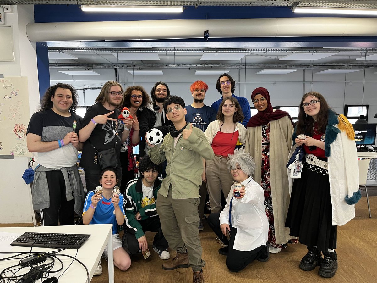 KoltiLasko's tweet photo. Fin de la première journée stand Rose Griffon à l'epitanime.

On commence la nocturne https://t.co/bkUdRwl1FW