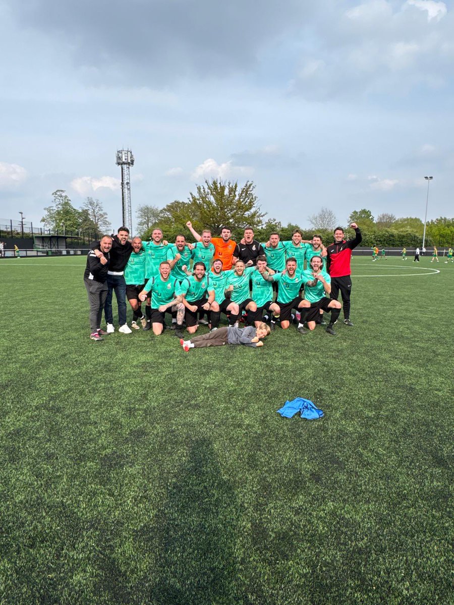 27 wins , 3 Draws , 0 Losses. What a season and what a group #UTM