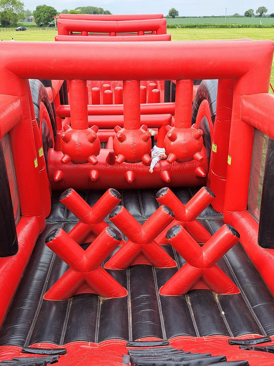 BabyMiniPicasso's tweet photo. Great morning filled with fun & giggles with my work colleagues π
#giggles #inflatable #memories #may #May2025 #fundaysout #lovelife #SaturdayVibes https://t.co/bhGIwkVWBl