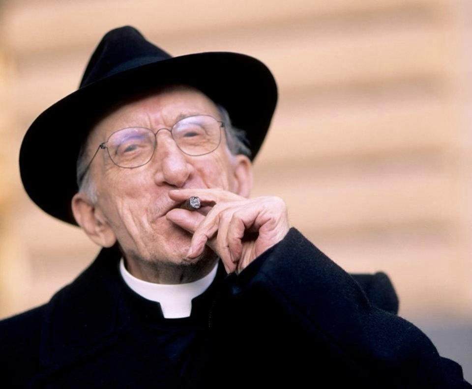 ANPIRomaPosti's tweet photo. "Il posto di un prete è fra la gente:in chiesa, per strada, in fabbrica, a scuola, ovunque ci sia bisogno di lui, ovunque la gente soffra, lavori, si organizzi, lotti per i propri diritti e la propria dignità."
#DonAndreaGallo
#CampoLigure, #18luglio 1928
#Genova, #22maggio 2013 https://t.co/B8wd6OdxrD