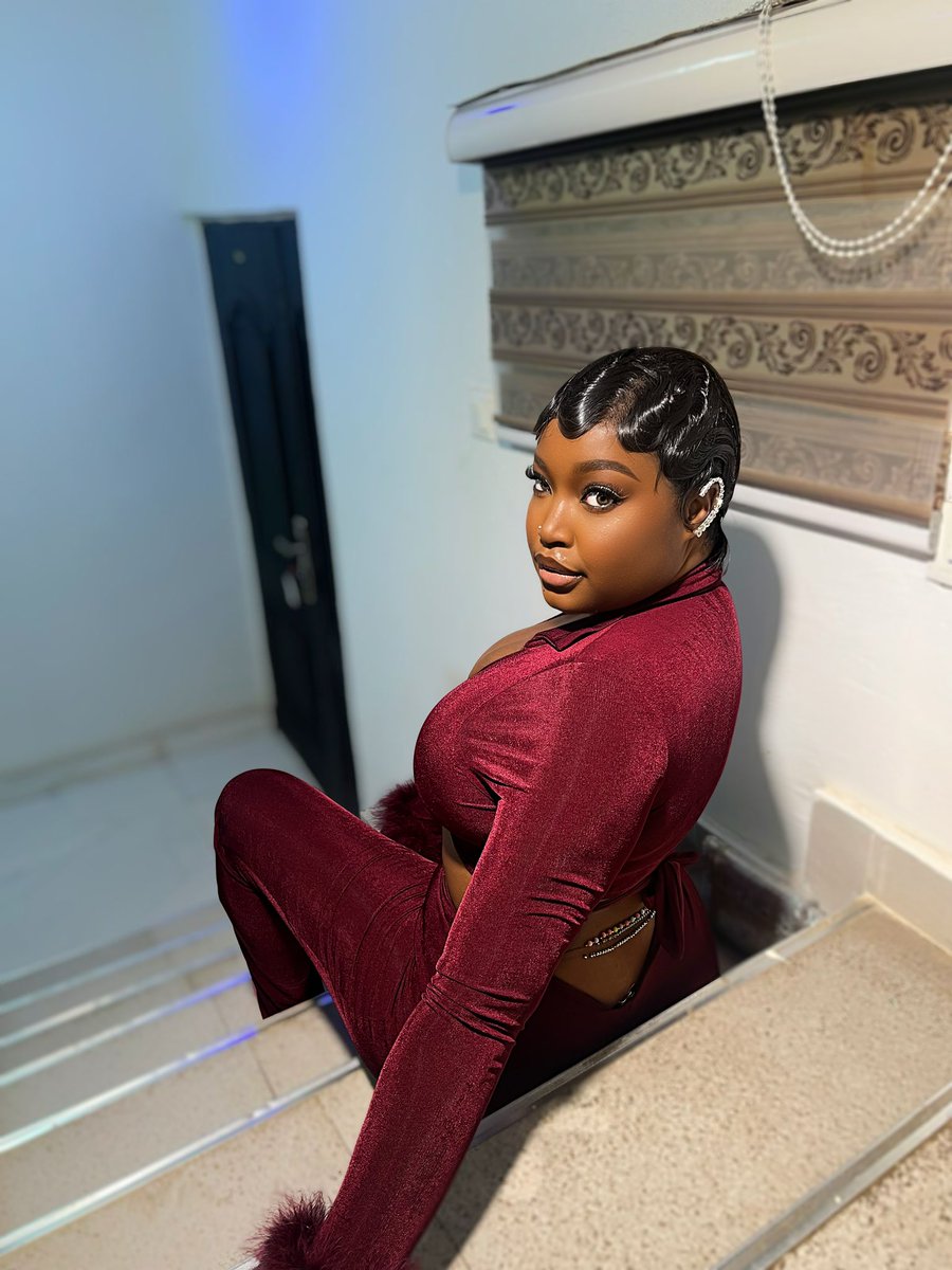 chinwe_elib's tweet photo. Fire in my soul, spark in my eyes ❤️‍🔥✨🥂

#ChinweElibe #ChampagneMami #ChiForce https://t.co/eKQqWVovP8