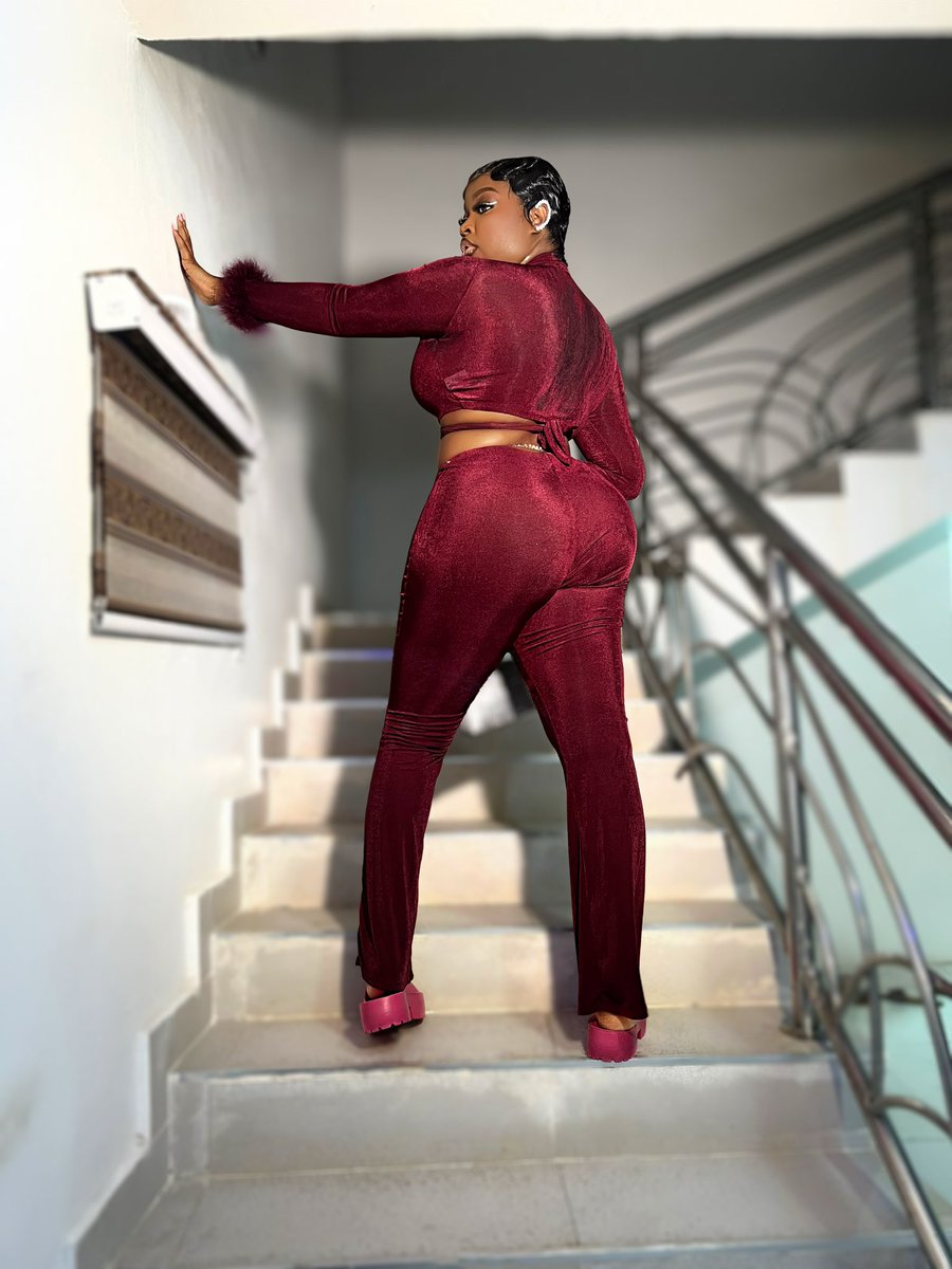 chinwe_elib's tweet photo. Fire in my soul, spark in my eyes ❤️‍🔥✨🥂

#ChinweElibe #ChampagneMami #ChiForce https://t.co/eKQqWVovP8