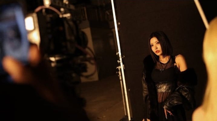 tiger_xin_news's tweet photo. Alexey Figurov(Director & Producer of the mv "Attention seeker") posted behind the scenes pictures on his Instagram account ~~
#XIN #엑신
#DEFENDMYSELF
#XIN3RDMINIALBUM
#XINCOMEBACK
#XINISBACK
#XINDEFENDMYSLEF
#XINBEBYENTERTAINMENT
#BEBYENTERTAINMENT https://t.co/FmE4sgMntC