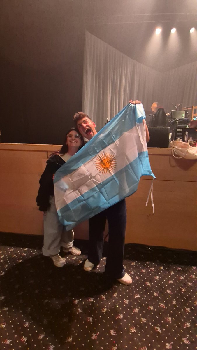 fl0wercande's tweet photo. SE LOGRÓ https://t.co/yUJ8Rvqjfo