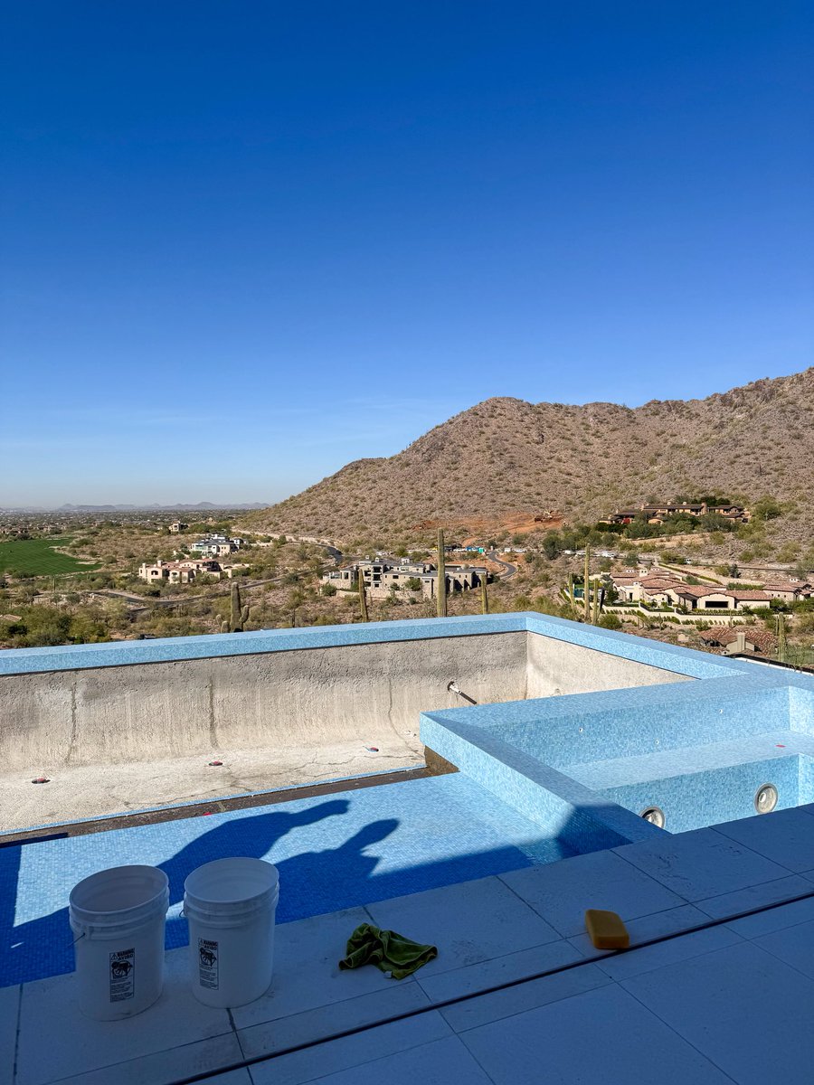 mrari0's tweet photo. scottsdale pool szn https://t.co/YCuNf9TQSk