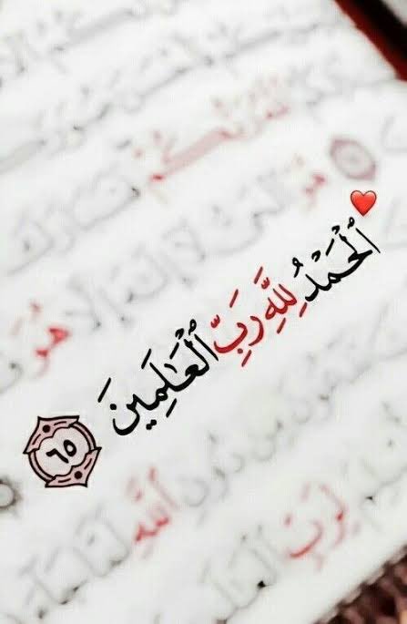قبل أن يخرج الشيطان من الجنّة، قال كلمة خطيرة في الدقيقة الأخيرة:
"وَلَا تَجِدُ أَكْثَرَهُمْ شَاكِرِينَ".
انظر في الخليقة، أكثرهم لا يشكر الله على نِعمه، ولا يعترف بها، ولا يحمد مولاه عليها،
وإنّما يعيش مُعرضاً مُتسخّطاً، متكبّراً مُتجبّراً،
ولذلك تفرّ منهم النِعم، ويُبتلون