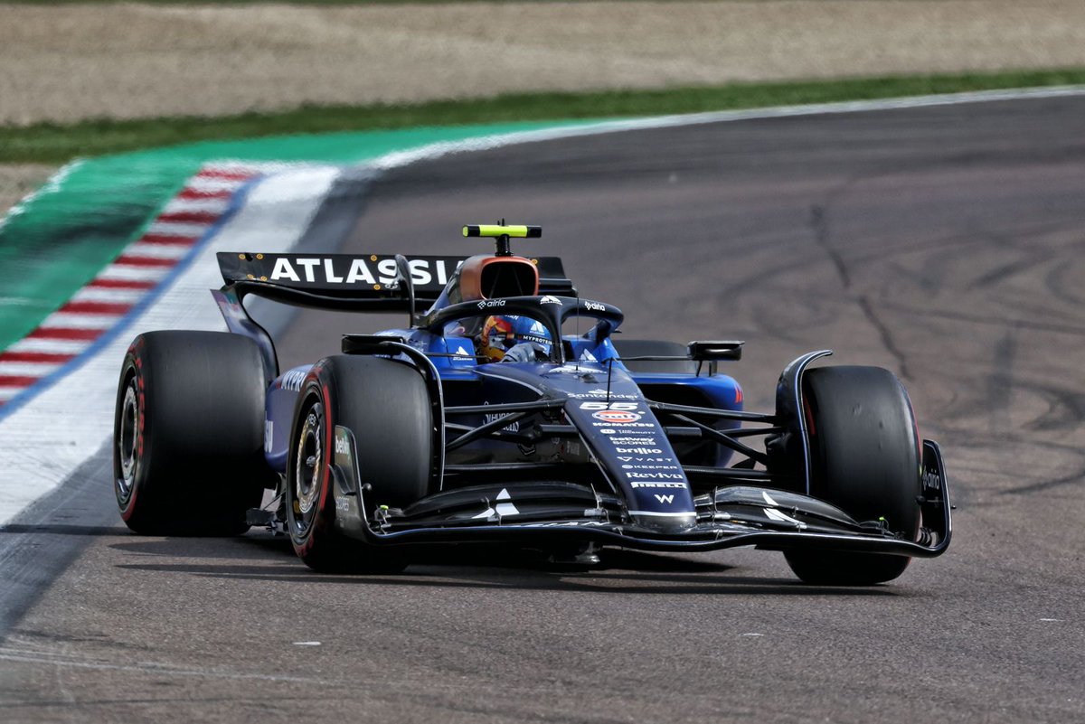 🇮🇹 Gran Quali! En Q3 hemos salido tarde y eso ha comprometido la última vuelta, pero estoy muy contento y debemos estar orgullosos como equipo. Espero pelear mañana tan cerca de los de arriba como podamos y traer buenos puntos. Vamos!

👉carlossainz.es/carlos-sainz-c…

-
#CarlosSainz