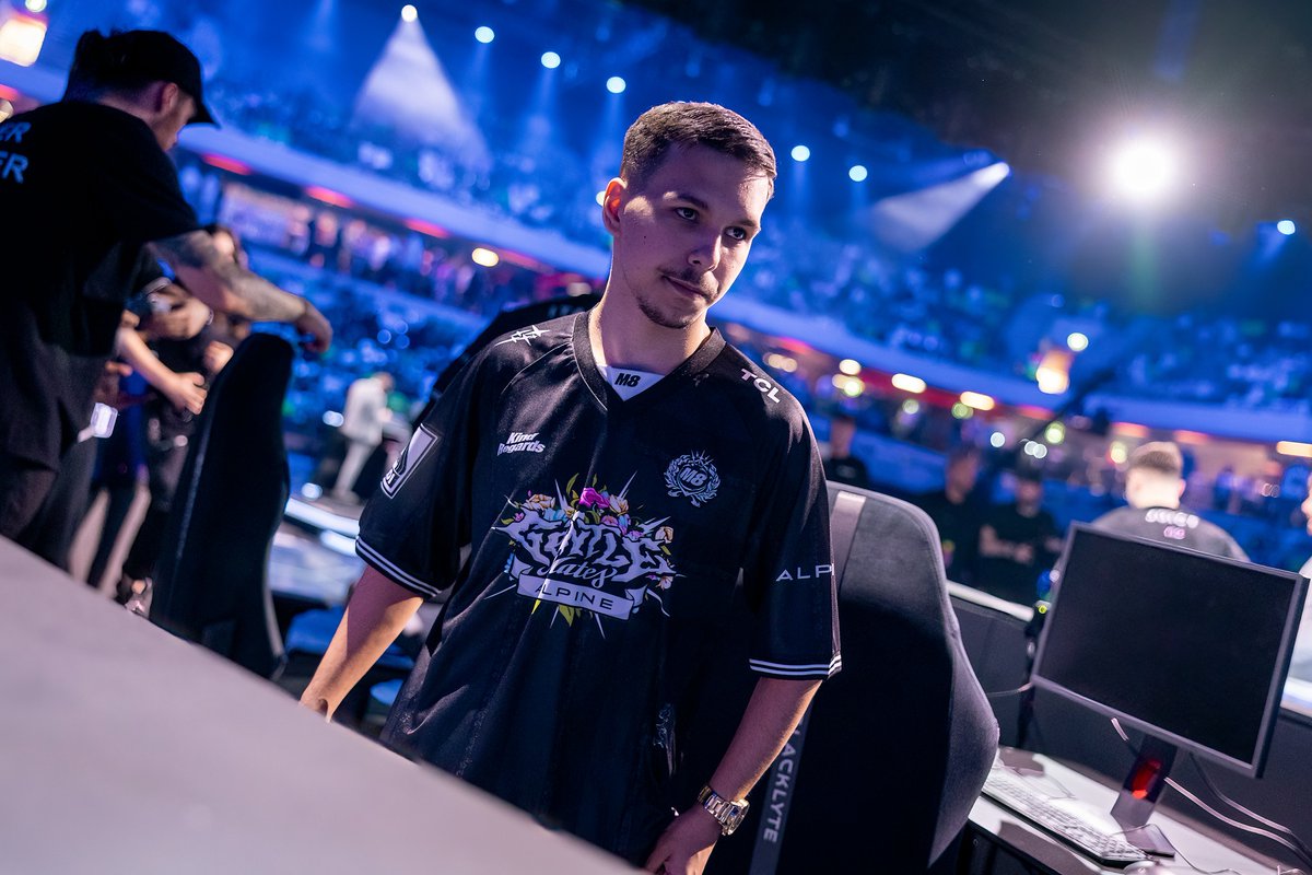 RLEsports's tweet photo. 📊 @gentlemates have never beaten @KarmineCorp online in RLCS (0-6)

Could today be the day? https://t.co/WBF97oEVSE