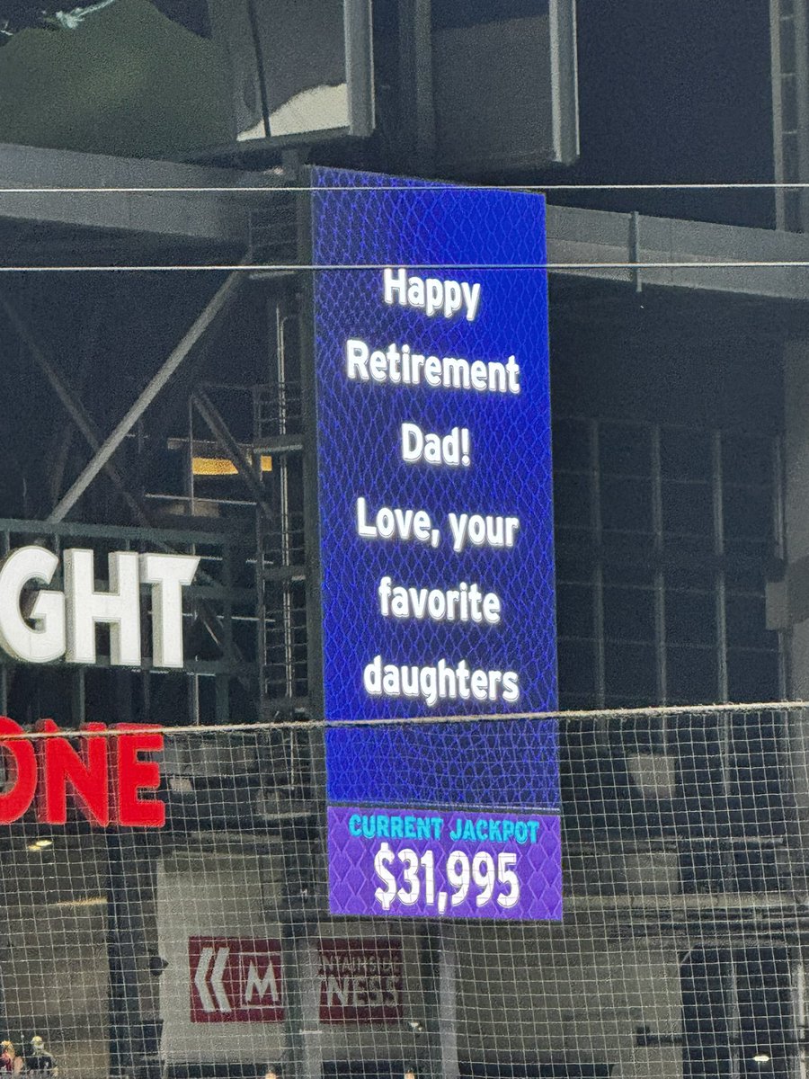 Dos_317's tweet photo. For my dad 🥹💙
@ChaseField 
#baseball #arizonadiamondbacks #Dbacks #chasefield #Phoenix https://t.co/LdRJQAzvUx