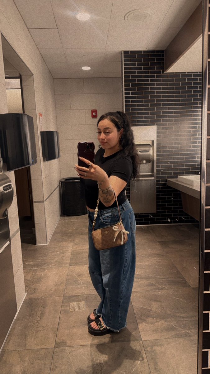 ssxvv_'s tweet photo. 🫶🏼🫶🏼🫶🏼 #mombod #foryou https://t.co/9EXkqquIuT