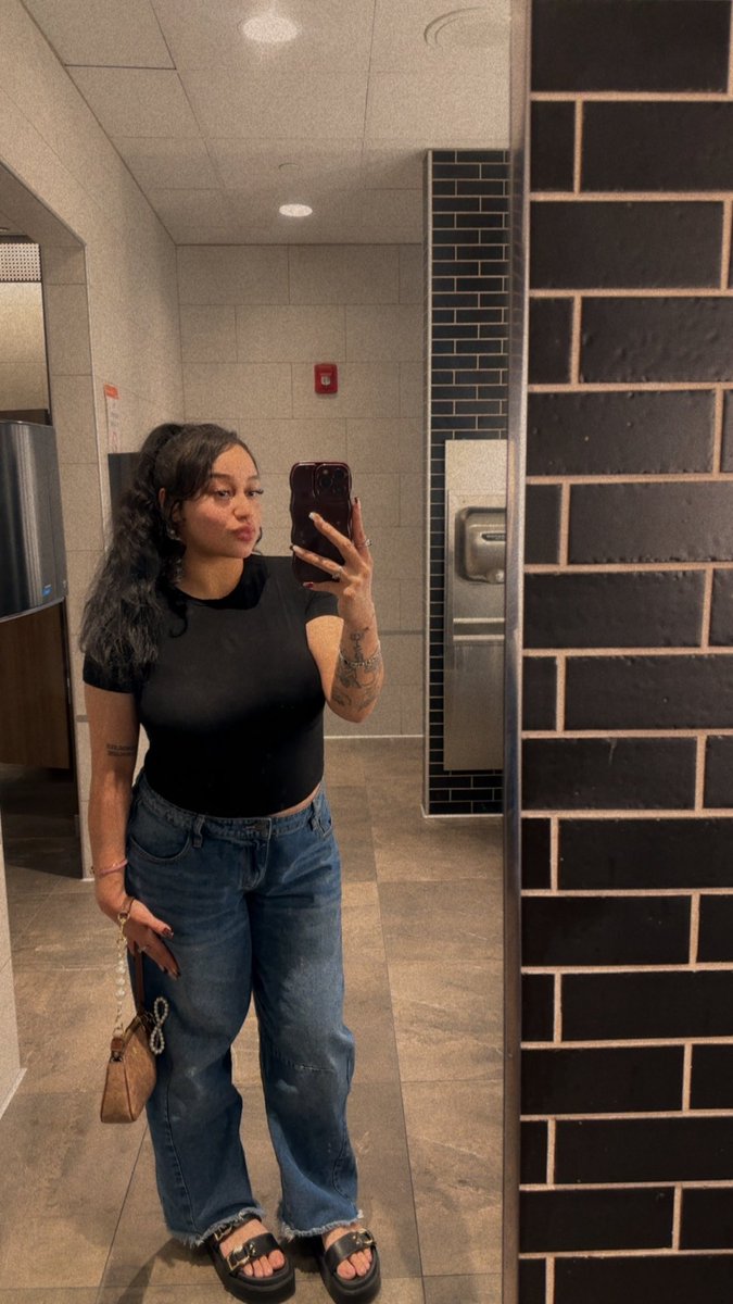 ssxvv_'s tweet photo. 🫶🏼🫶🏼🫶🏼 #mombod #foryou https://t.co/9EXkqquIuT