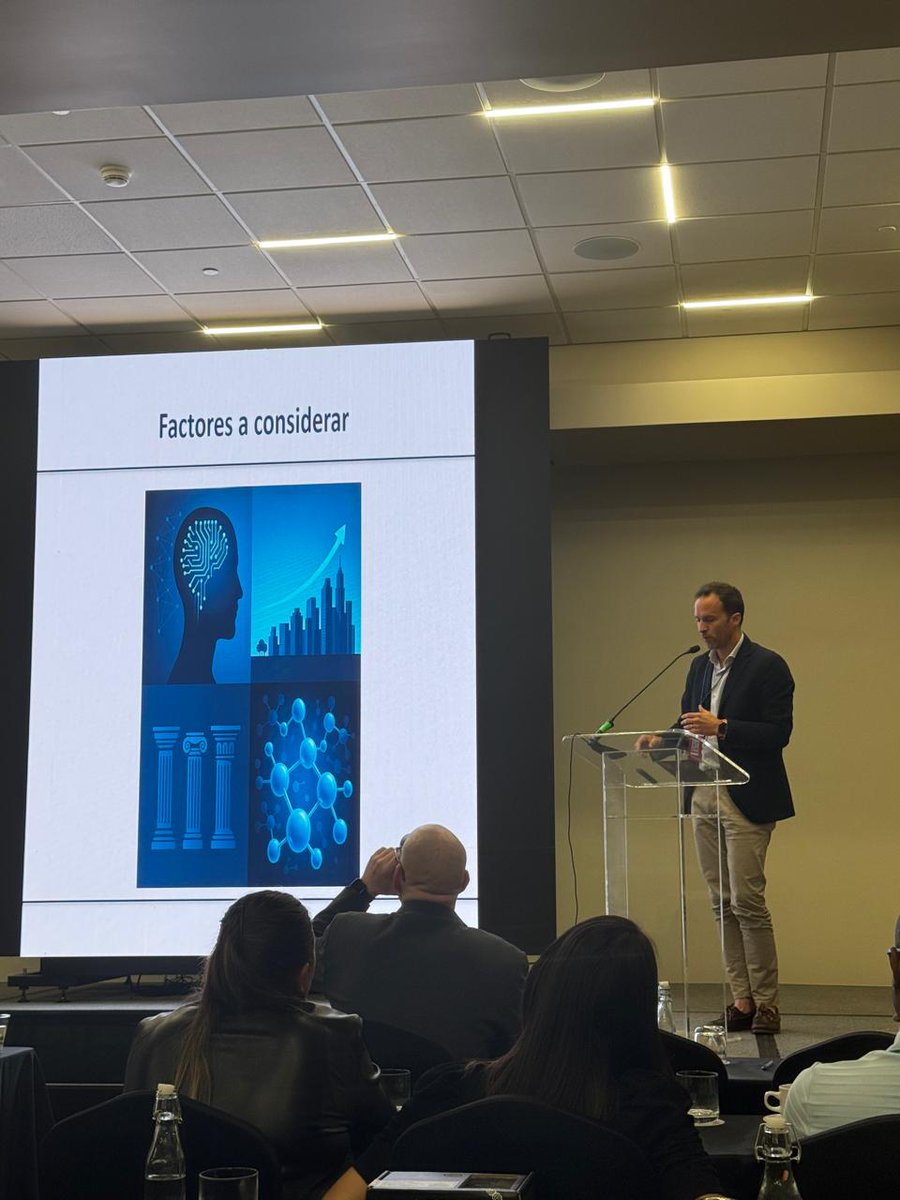 FLoscoMD (@fedelosco) on Twitter photo Impactante charla de <a href="/g_develasco/">Guillermo de Velasco</a> sobre #CáncerDePróstata.
La IA, clave disruptiva en la toma de decisiones terapéuticas. Impactante charla de <a href="/g_develasco/">Guillermo de Velasco</a> sobre #CáncerDePróstata.
La IA, clave disruptiva en la toma de decisiones terapéuticas.