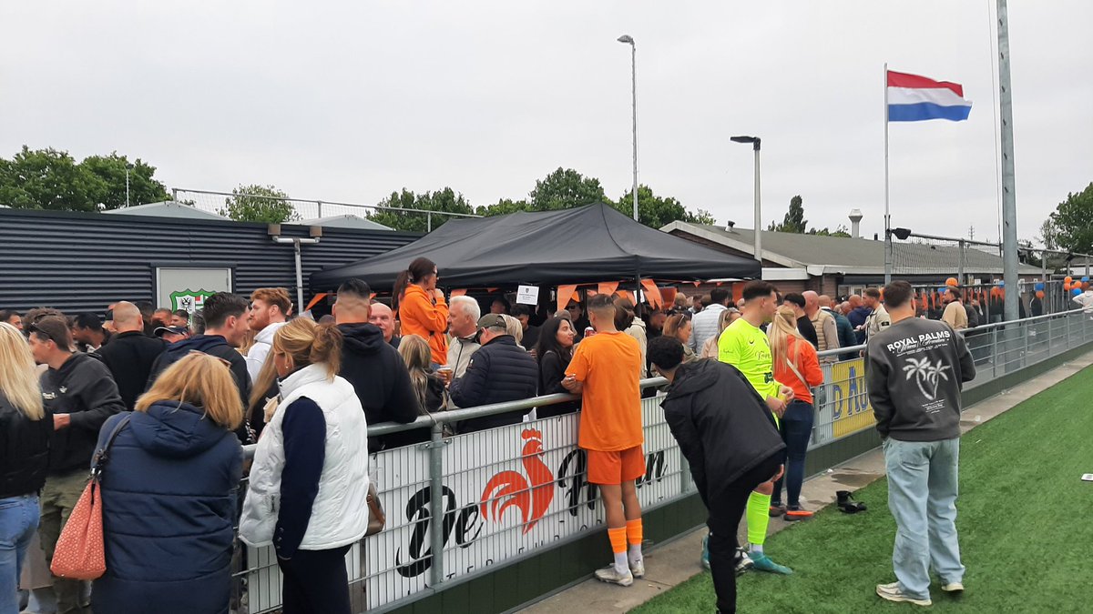 Feest bij <a href="/vvpkc83/">vv pkc'83</a> Na 4-3 winst op <a href="/bq1887/">GSV Be Quick 1887</a> kampioen in 1H. #groningen