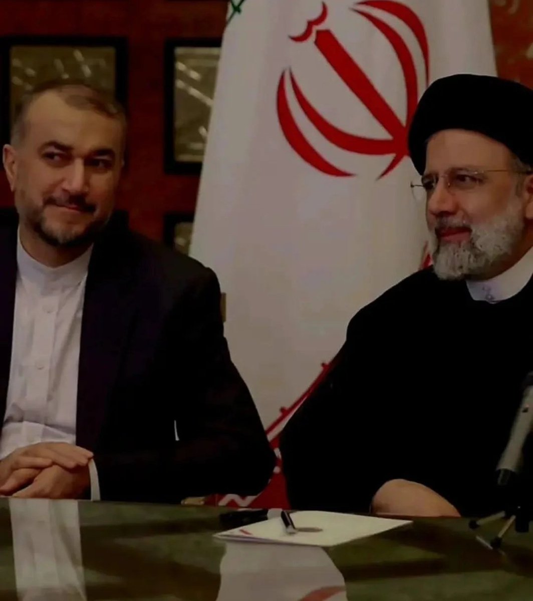 عاشقانی که مدام از فرجت میگفتند 
عکسشان قاب شد و از تو نیامد خبری
#خادم_حرم_ایران 
#خادم_مخلص