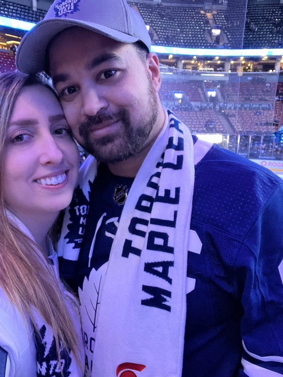 AmandaAruto's tweet photo. @TheFordFANatic Go leafs go!! https://t.co/QPagoj8z9N